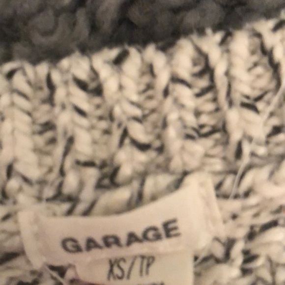 Cute gray sweater - Picture 2 of 2